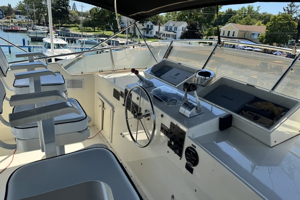 Resolute 63ft Hatteras Yacht For Sale