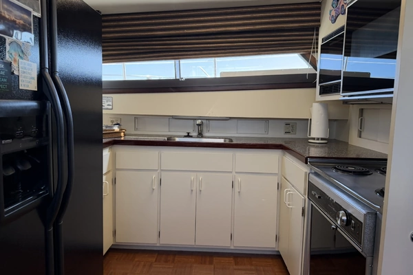 Hatteras CPMY Yacht For Sale