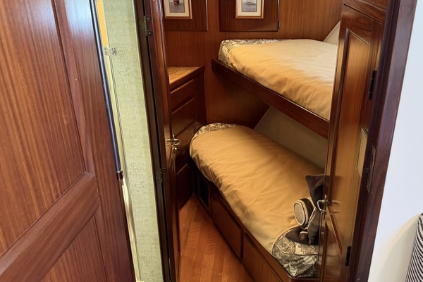 Resolute 63ft Hatteras Yacht For Sale