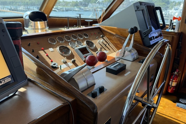 Resolute 63ft Hatteras Yacht For Sale