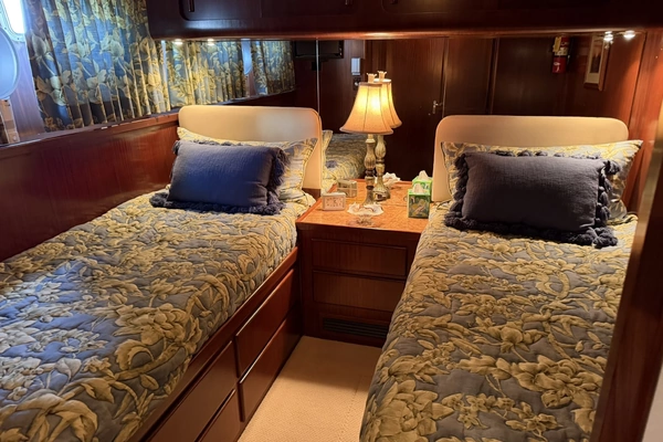 Hatteras CPMY Yacht For Sale