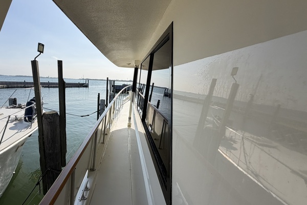 Resolute 63ft Hatteras Yacht For Sale