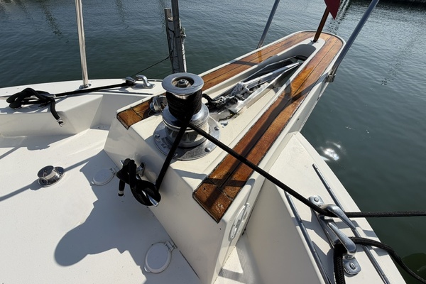 Resolute 63ft Hatteras Yacht For Sale