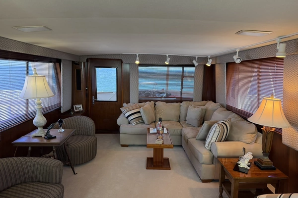 Hatteras CPMY Yacht For Sale