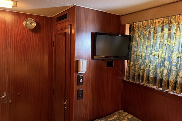 Resolute 63ft Hatteras Yacht For Sale
