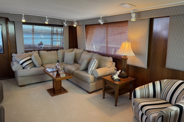 Resolute 63ft Hatteras Yacht For Sale