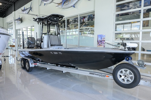 2017 Yellowfin 24 Bay CE