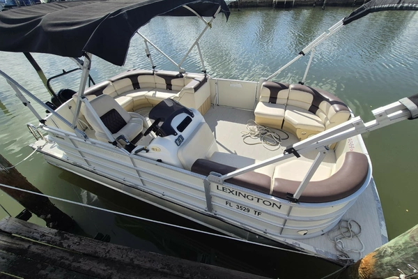 20-ft-Lexington-2022-320 Pontoon- Redington Shores Florida United States  yacht for sale