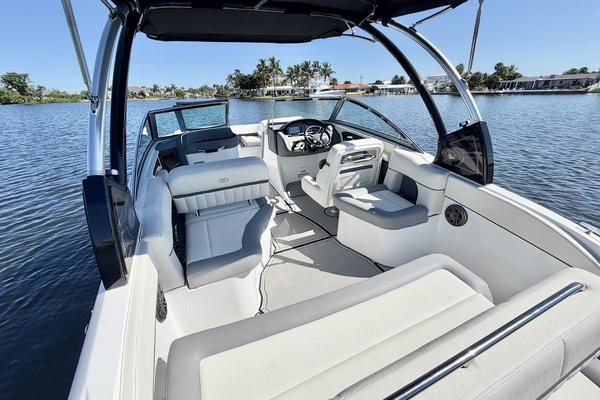 23ft Cobalt Yacht For Sale