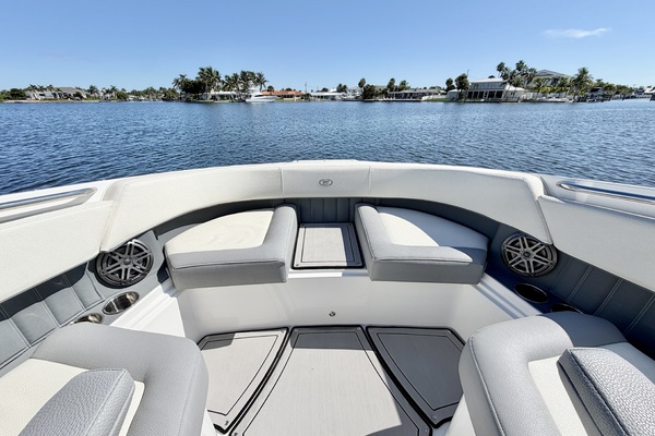 23ft Cobalt Yacht For Sale