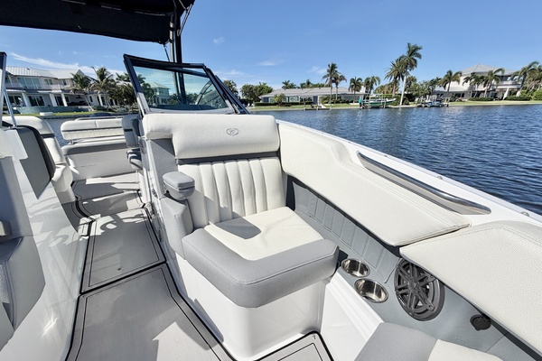 23ft Cobalt Yacht For Sale