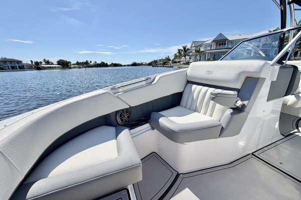 23ft Cobalt Yacht For Sale