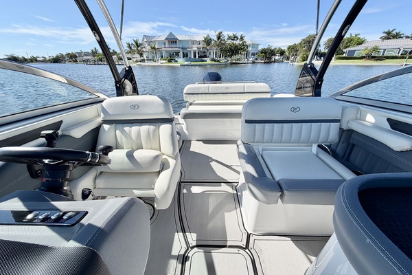 23ft Cobalt Yacht For Sale