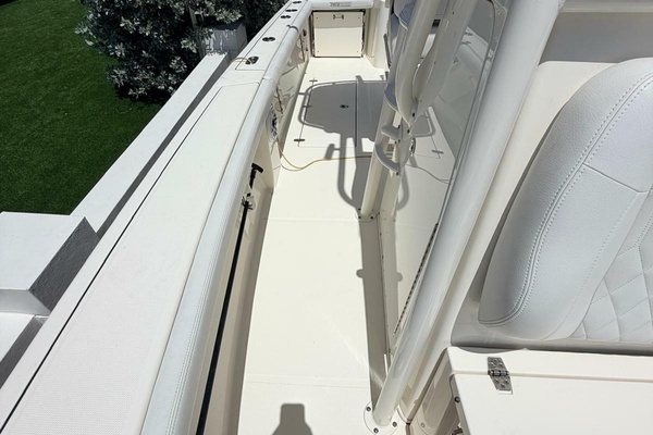24ft Pathfinder Yacht For Sale