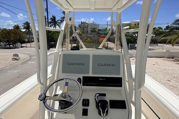 24ft Pathfinder Yacht For Sale
