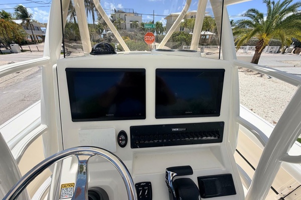 24ft Pathfinder Yacht For Sale
