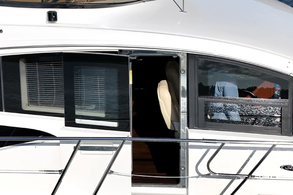 Sea Ray L650 Fly Yacht For Sale