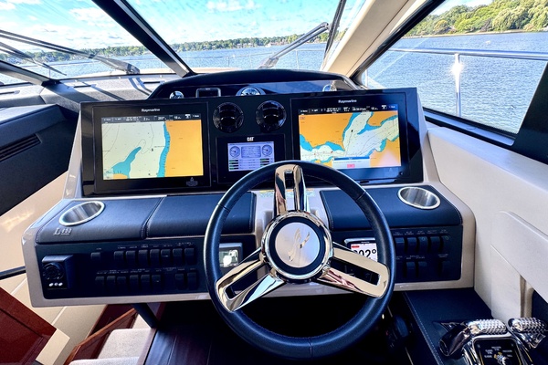 65ft Sea Ray Yacht For Sale