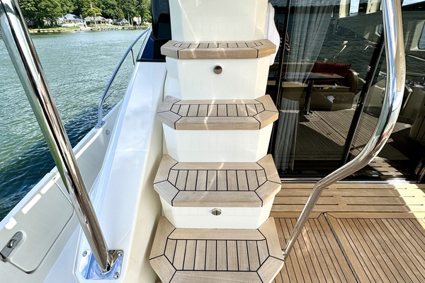 65ft Sea Ray Yacht For Sale