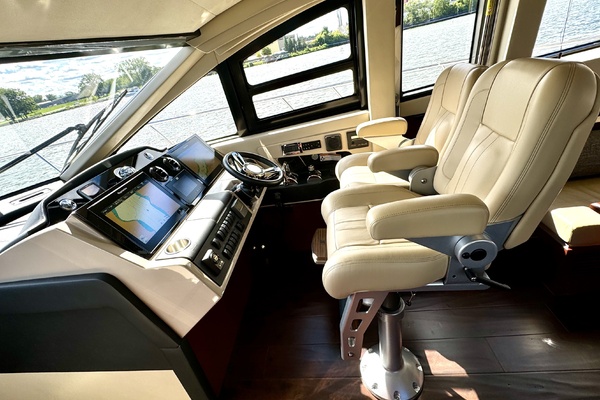 65ft Sea Ray Yacht For Sale