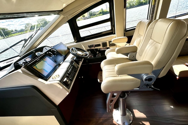 Sea Ray L650 Fly Yacht For Sale