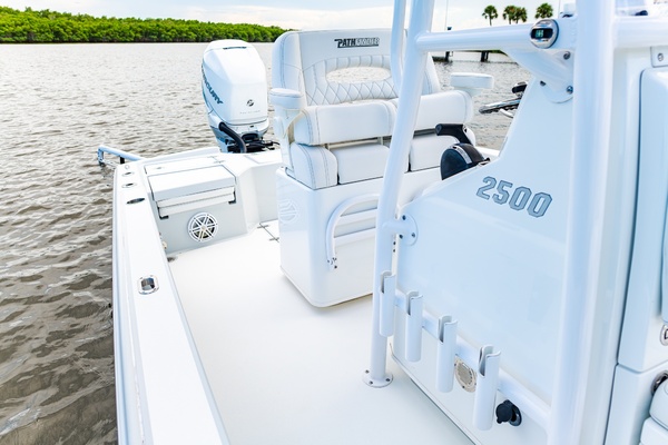 25ft Pathfinder Yacht For Sale