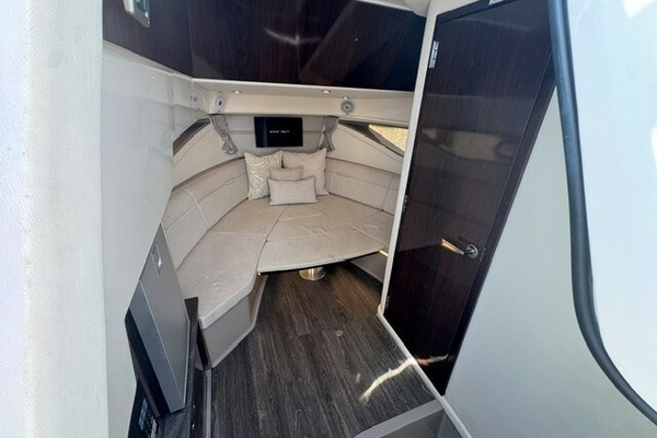 32ft Sea Ray Yacht For Sale
