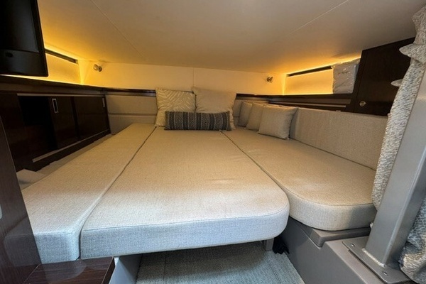 32ft Sea Ray Yacht For Sale