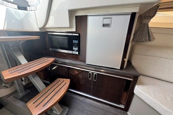 32ft Sea Ray Yacht For Sale