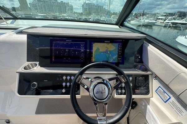 32ft Sea Ray Yacht For Sale