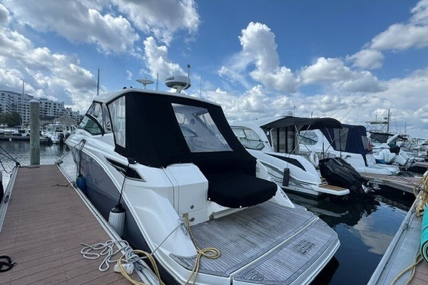 32ft Sea Ray Yacht For Sale