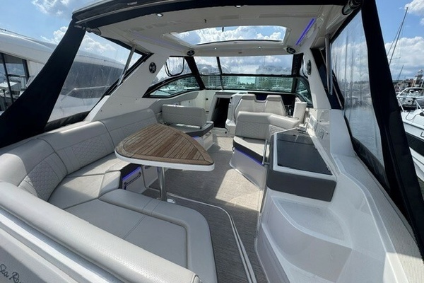 32ft Sea Ray Yacht For Sale