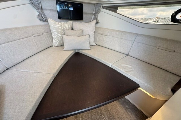 32ft Sea Ray Yacht For Sale