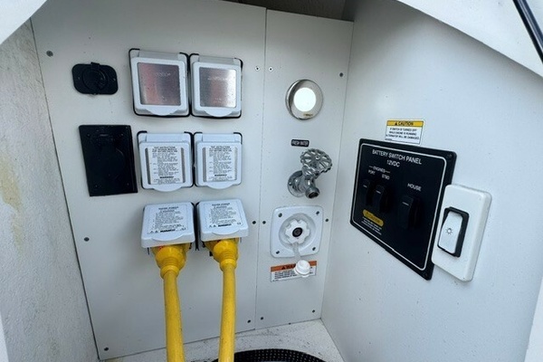 32ft Sea Ray Yacht For Sale