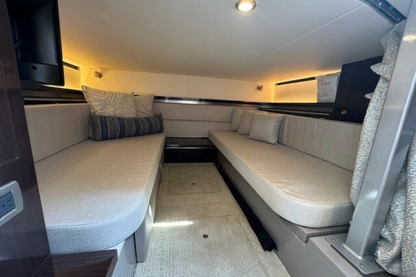 32ft Sea Ray Yacht For Sale