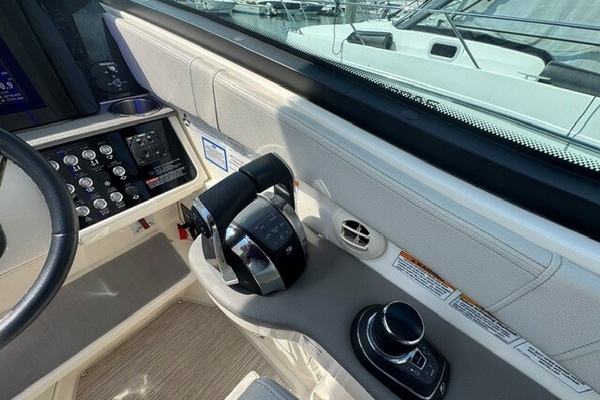 32ft Sea Ray Yacht For Sale