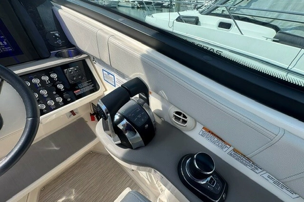 Sea Ray 320 Sundancer Yacht For Sale