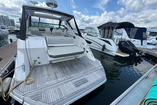 32ft Sea Ray Yacht For Sale