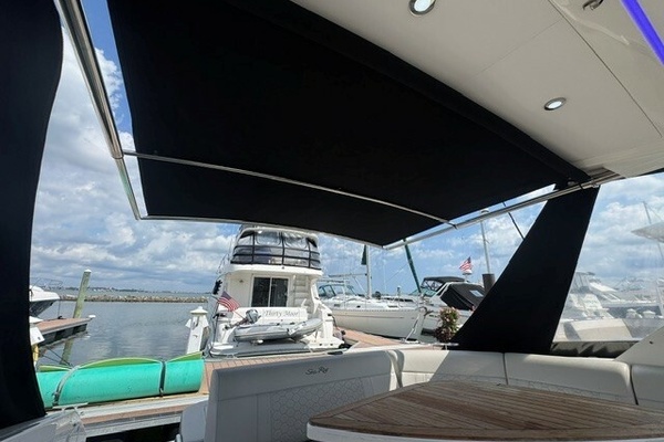 32ft Sea Ray Yacht For Sale