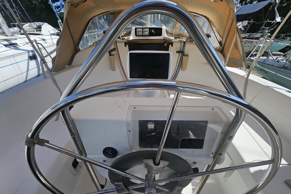 33ft Hunter Yacht For Sale