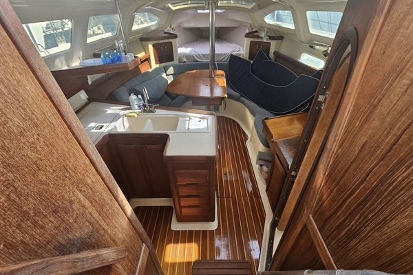 33ft Hunter Yacht For Sale