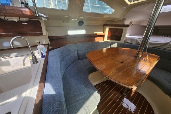 33ft Hunter Yacht For Sale