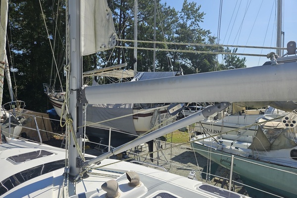 33ft Hunter Yacht For Sale