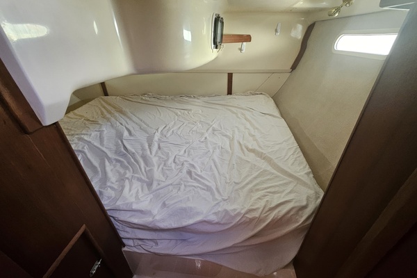33ft Hunter Yacht For Sale