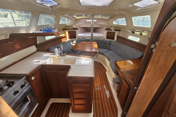 33ft Hunter Yacht For Sale