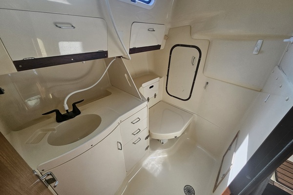 33ft Hunter Yacht For Sale