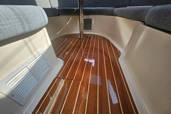 33ft Hunter Yacht For Sale