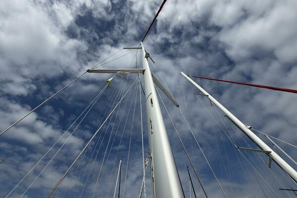 Layover 38ft Jeanneau Yacht For Sale