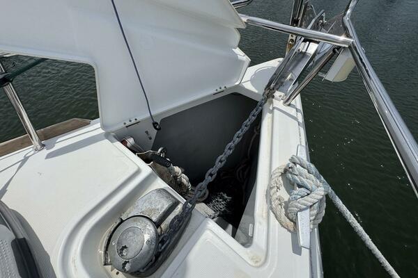 Layover 38ft Jeanneau Yacht For Sale