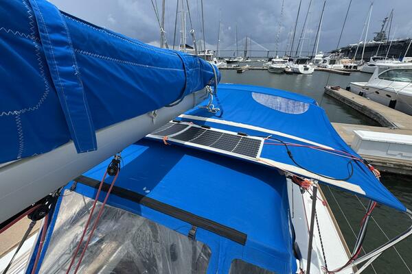 Layover 38ft Jeanneau Yacht For Sale